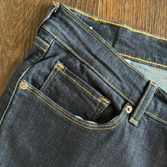 NWOT Levi's Dark Blue  Jeans Classic Straight - 18 - Picture 3 of 4
